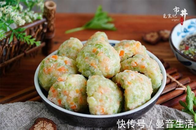 胡萝卜丁|天热，用这2样菜一起蒸，当成主食吃，低卡营养，管理体重轻松了