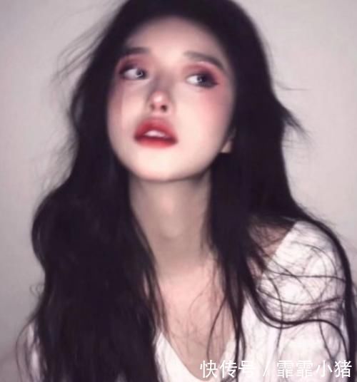 身高不足160cm的女生,尽量避开这3种发型,不仅显矮还没气质