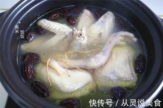 汤浓|炖鸡汤,别放那么多香料,加这3样就够了,鸡汤鲜美又香醇