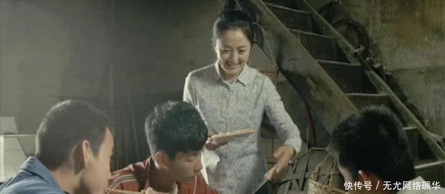 何荣锋|1993年,女青年救了小乞丐,20年后,对方拿百万支票报恩