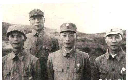 红军部队|红军首长前线作战,敌军总司令竟是亲兄弟,含泪下一命令后悔终生