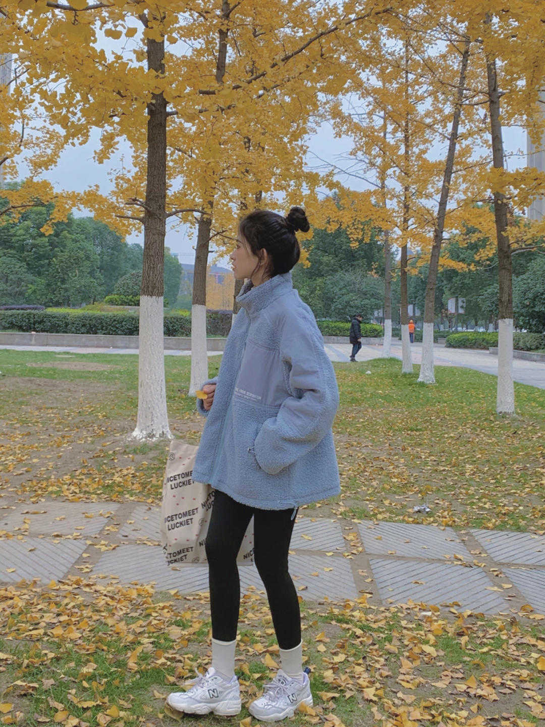 搭配 入冬后,还种裤子那么火,竟然是打底裤的升级版?简直太显瘦了!