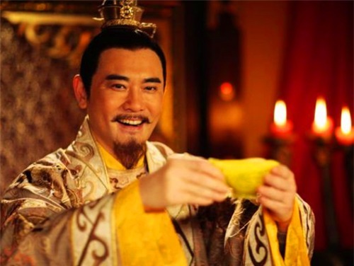 明白|为何历代皇帝都用“朕”自称,专家:把“朕”拆开看,你就明白了