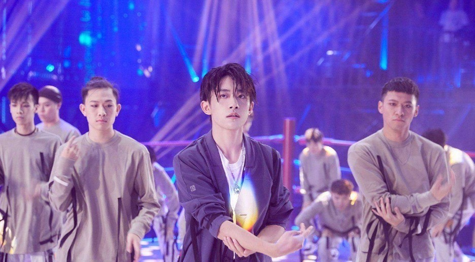 王一博“老师”翻车，参加当红选秀节目，屁股还没坐热就被淘汰