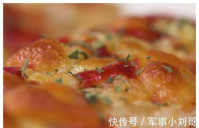 手抓饼还能这么吃?搭配芝士和火腿,焦香又拉丝,孩子爱吃的早餐