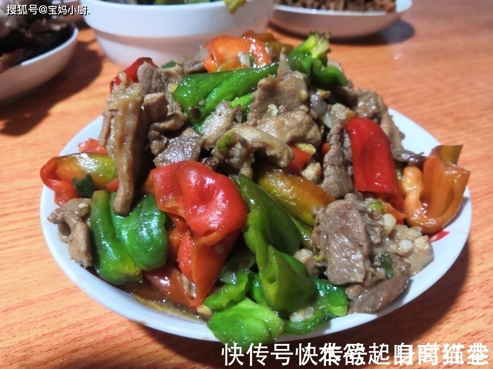 一家三口自驾回内蒙，第一餐8道菜，朋友：胖五斤再回来