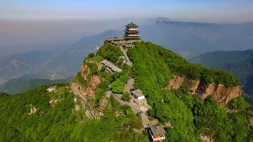 河南西北小城济源市，愚公移山发生地，拥有五个AAAA级景区