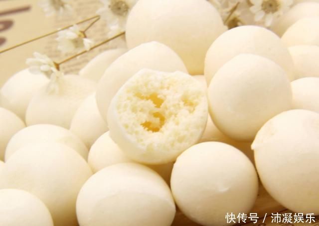 蒸馒头只会加水难怪做出来的不好吃,教你这1招,馒头松软好吃