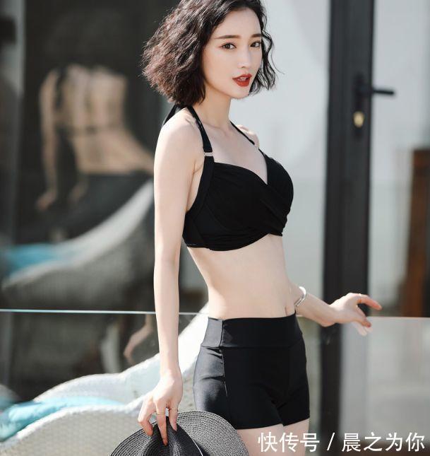 小清新 比基尼泳衣小姐姐,不乏小清新范,展现潮流气息!