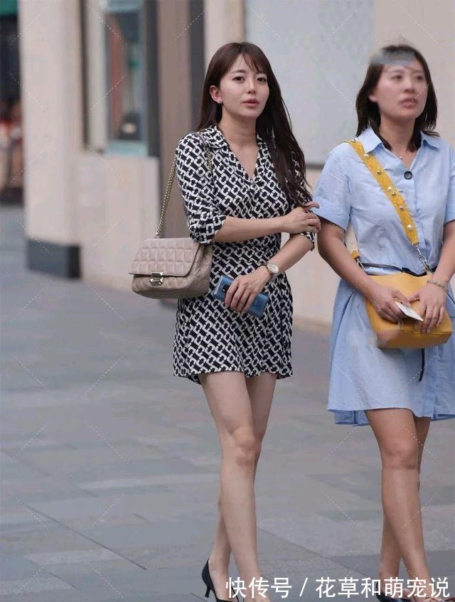 时尚 黑白格收腰连衣裙,时尚霸气,彰显强大气质的同时,尽显职业范!