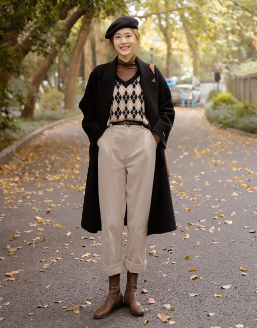 黑色大衣|“黑色大衣”烂大街?冬天学会这4套穿搭就够了,让你保暖又洋气