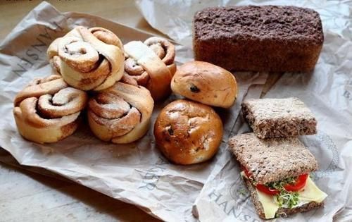 焙烤|就直接扔到垃圾箱了,大大小小有10个面包,够吃一周,你看值不