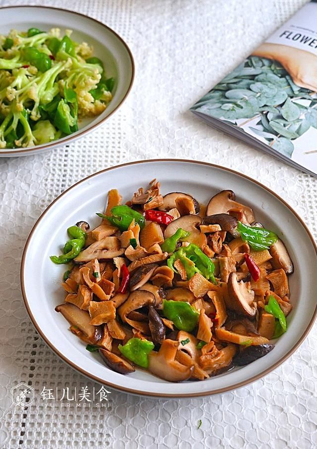 苏北|苏北一家四口的午餐火了，4菜1汤，营养又美味，网友被馋到流口水