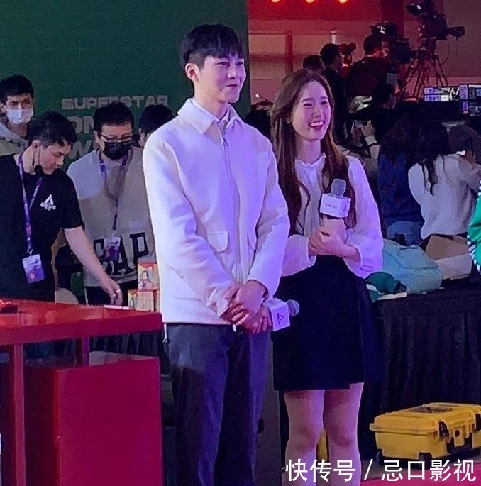 機(jī)智的戀愛:呂珊汪靖宗線下首營(yíng)業(yè),網(wǎng)友喊話“一往情深”在一起