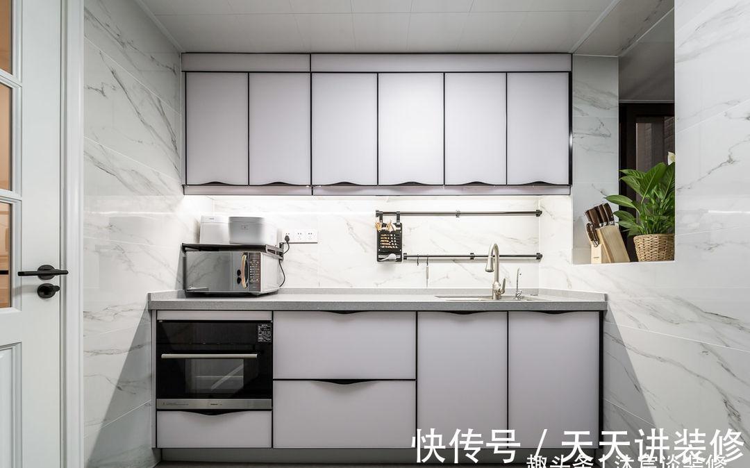 厨房|入住两年，她家依然简洁大方，喜欢照着装，你家也能一样温馨美好