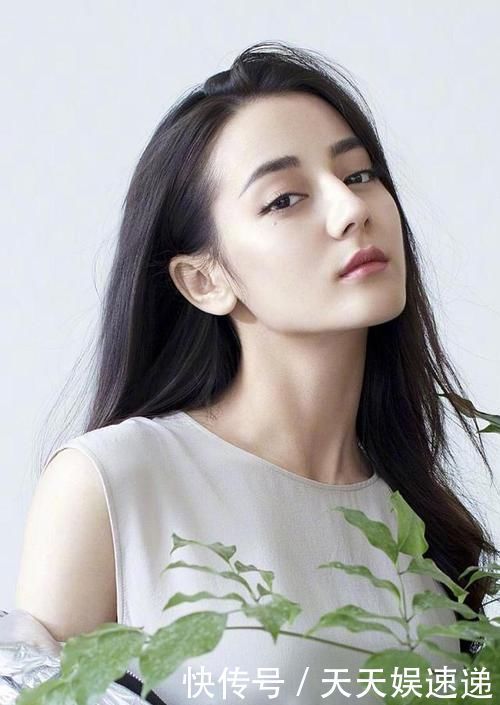 脸上这4处有“窝”的女人,天生就是“美人胚子”,看看你有没有