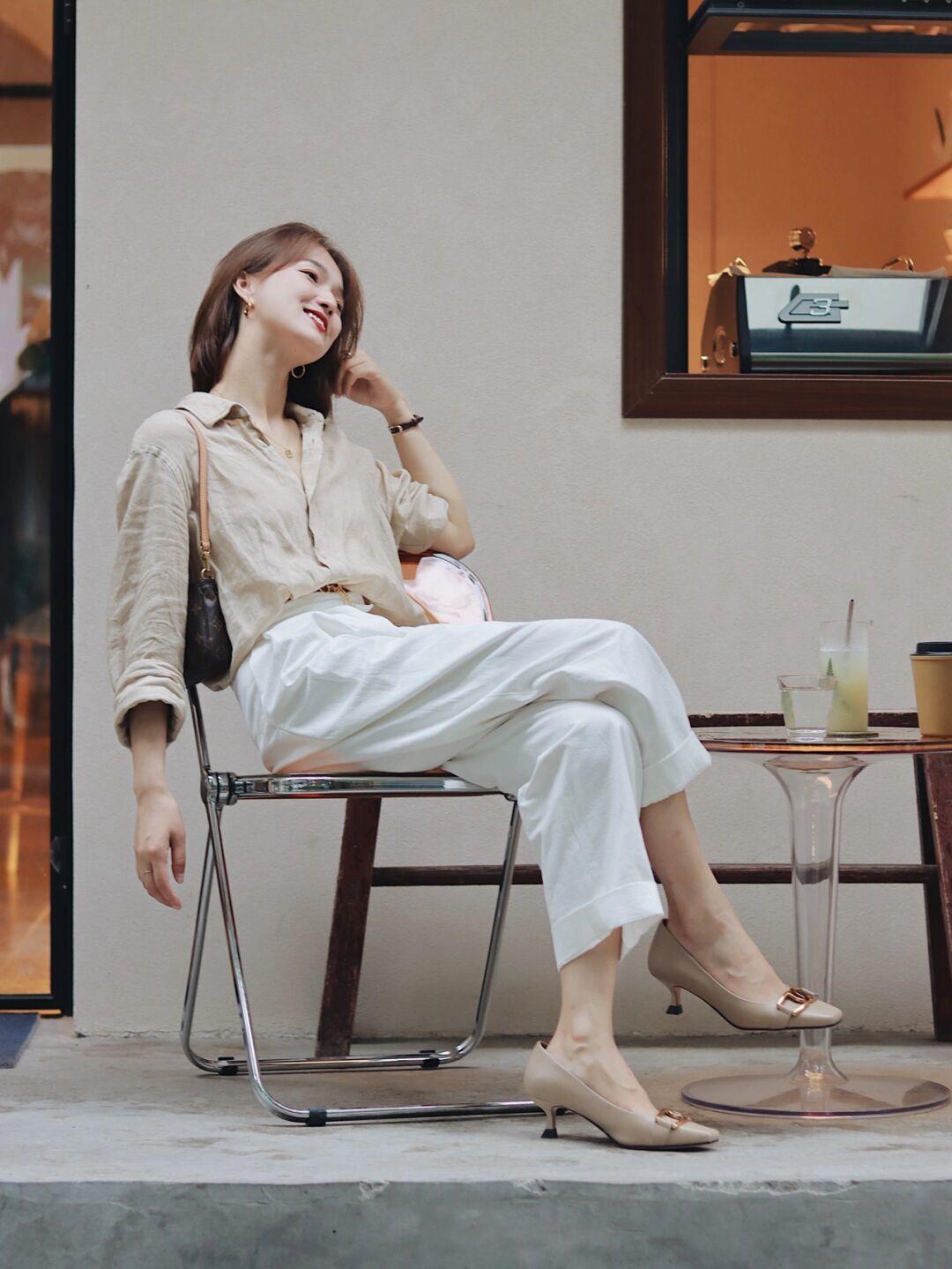 西装外套|秋冬不费力穿搭,格纹西装+黑色铅笔裤,高级又时尚!