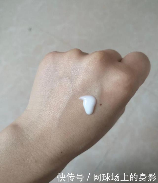 红血丝|国货水乳不行是百雀羚不香,还是薇诺娜不够贵外国人抢着要!