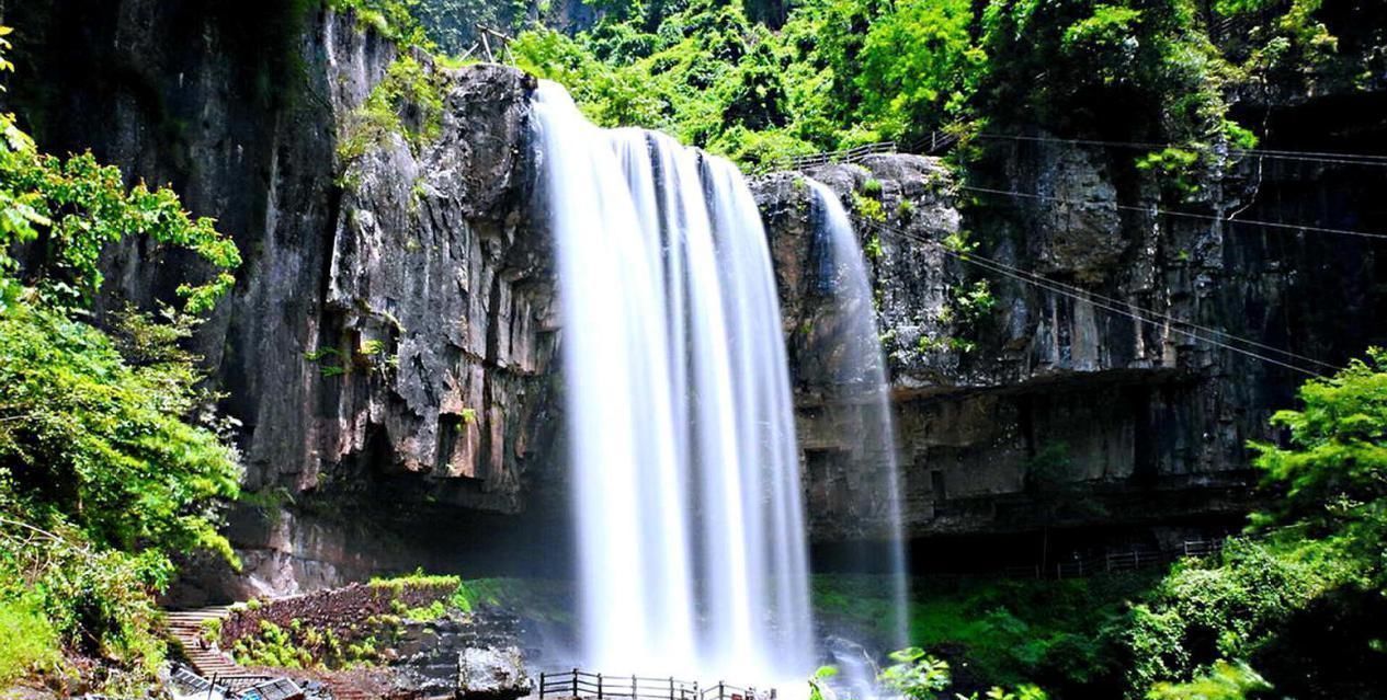 中华|现实中的“水帘洞”，可以和它零距离接触，还是中华第一高瀑