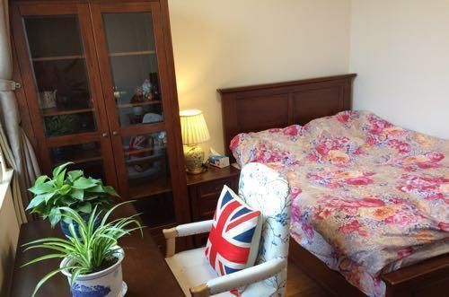 卫生间|媳妇装新房，卫生间砌“半墙”，阳台成“绿森林”，被邻居赞爆了