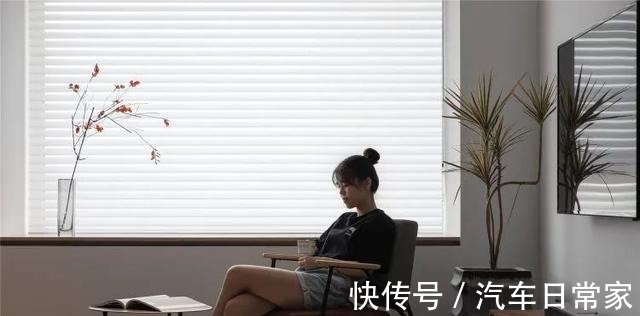 单身公寓|105㎡的单身公寓，巧用玻璃移门，打造时尚又高级的开放式空间！