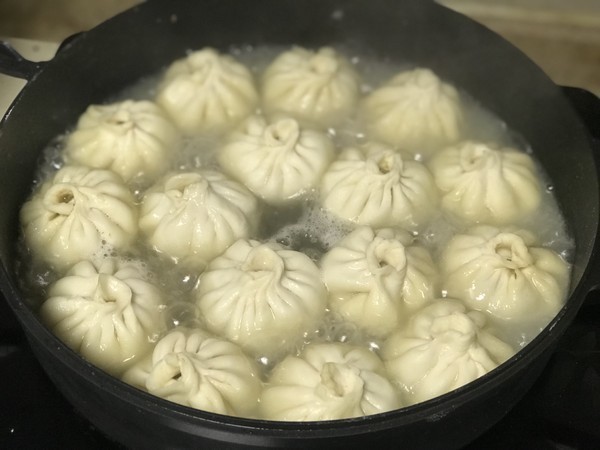 包子经常干瘪发硬，这样做包子，鲜香软嫩汁水多，全家人都爱吃