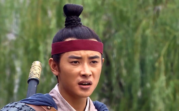 此人手持九环大刀,与秦明激战七十回合,与鲁智深和武松恶斗五天