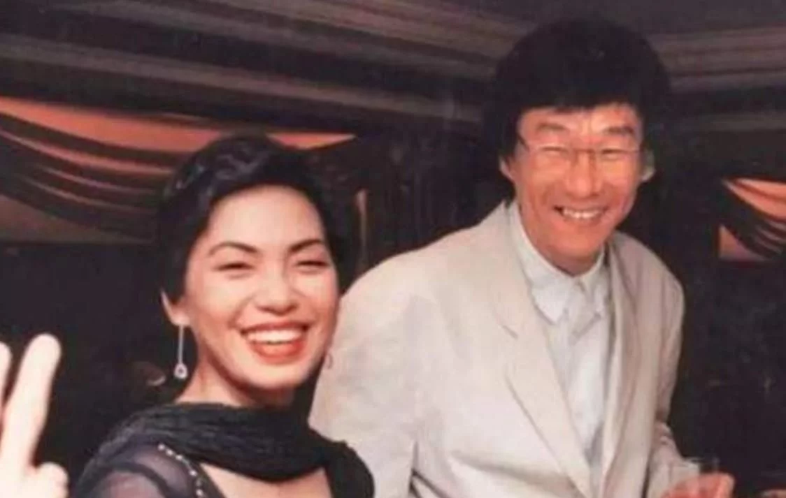十年无性婚姻告终,杨德凯携手新欢亮相,蔡琴后悔了吗? 十年无性婚姻告终,杨德凯携手新欢亮相,蔡琴后悔了吗?