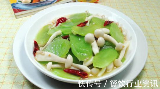 五花肉|美食推荐：白玉菇炒莴笋，酱爆肉片，鲫鱼西红柿汤的做法