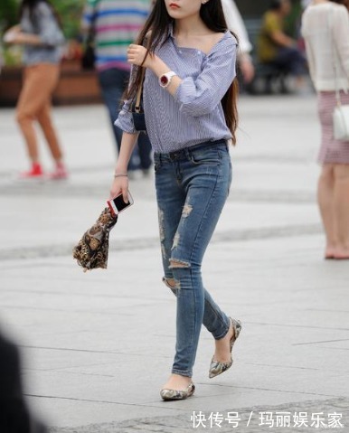 上衣 宽松上衣搭配牛仔裤,减低身材不匀称感,彰显个人魅力