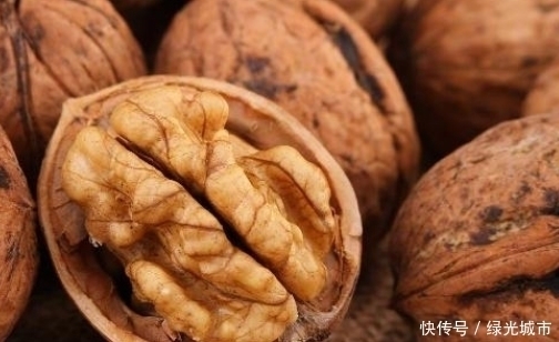 半个月|坚持每天吃4颗核桃,半个月下来,3大好处会找上你,早吃早受益