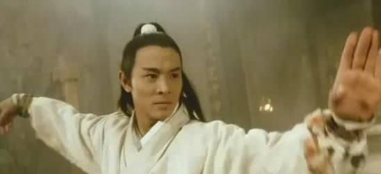  斗转星移|张无忌和乔峰谁强？比一比这两种武功就知道了，张大教主太强大了