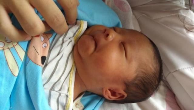 发动|预产期都过了,宝宝还迟迟不发动,和“男早生,女拖月”有关吗