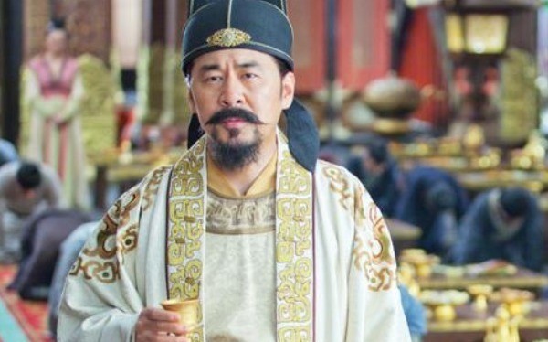 好玩|孩童龙椅上玩耍,皇帝:皇位坐着好玩吗?孩童回4字拿下皇位!