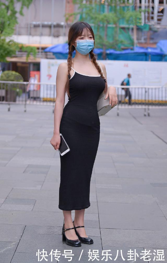 女人穿紧身裙就是美,集时尚优雅于一身,韵味十足