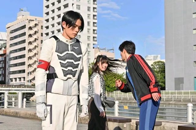 假面骑士|假面骑士Revice第12话先行图来袭,大二似乎又要被夺舍了