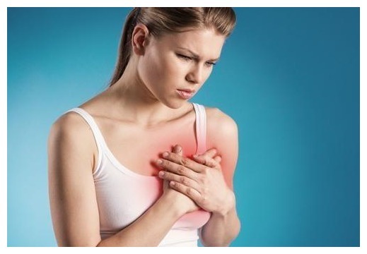 乳房|“胸小”的女人，可能占了这3个“便宜”，中了就偷着乐吧！