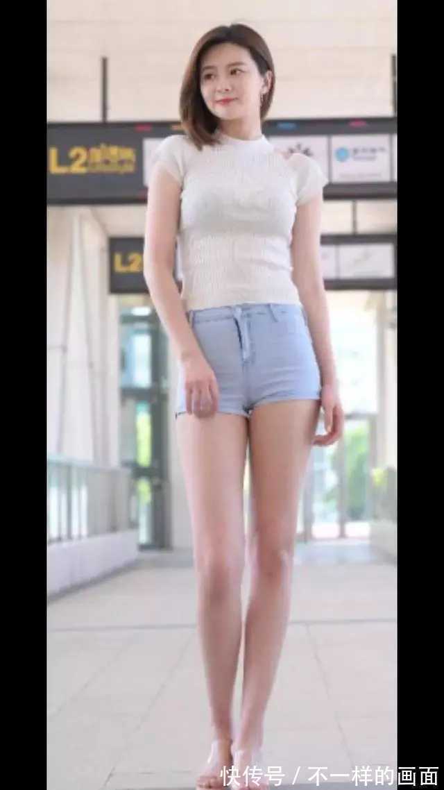 黄金比例 牛仔短裤怎么搭配更清凉显身材,好看又显气质?