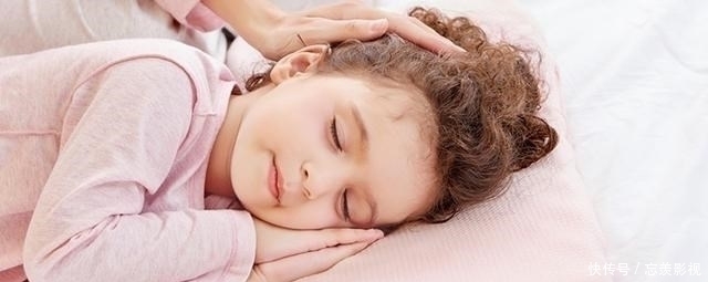 头型|要不要给孩子睡枕头？医生：宝宝这个月龄就可以睡，但有注意事项