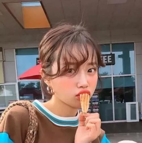 2021年最火的“短发气垫烫”发型，选这5款换上真的很好看