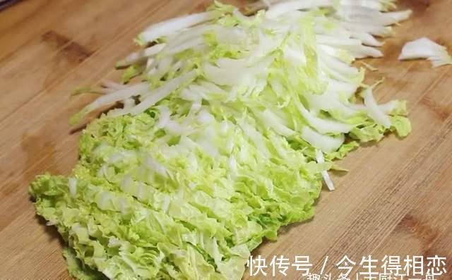 调白菜肉馅水饺，牢记“3放1不放”，肉馅不腥不柴不破皮不出水
