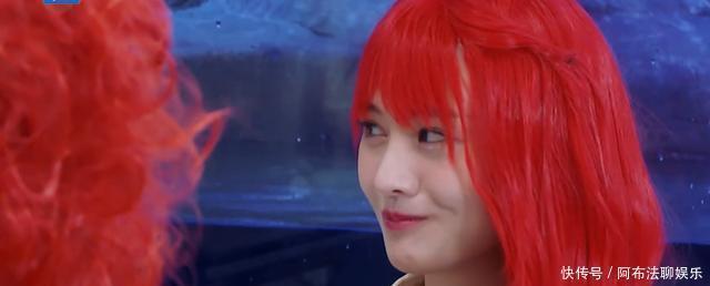 敷衍|玩游戏作弊,喝口水都作假,郑爽上节目太敷衍遭杨迪怒怼认真点!