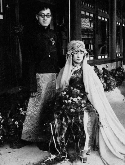 徐志摩|徐志摩离世后,陆小曼被追求者供养,过着锦衣玉食的生活