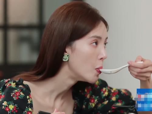  金晨|《女儿3》才播到第2期，张继科对金晨称呼好甜，赞美女生太会了！