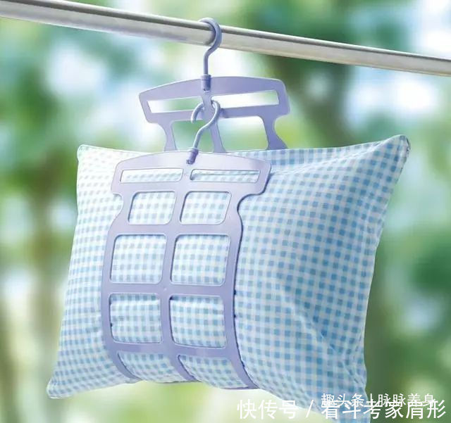 枕头套用久了,发黄难清洁别急着扔教你一招,枕头洁白如新