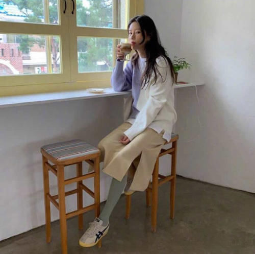 2021年初春必备的独特色彩穿搭