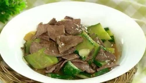 天然的“补血菜”找到了，女性隔三差五吃，气血足了，脸色更红润