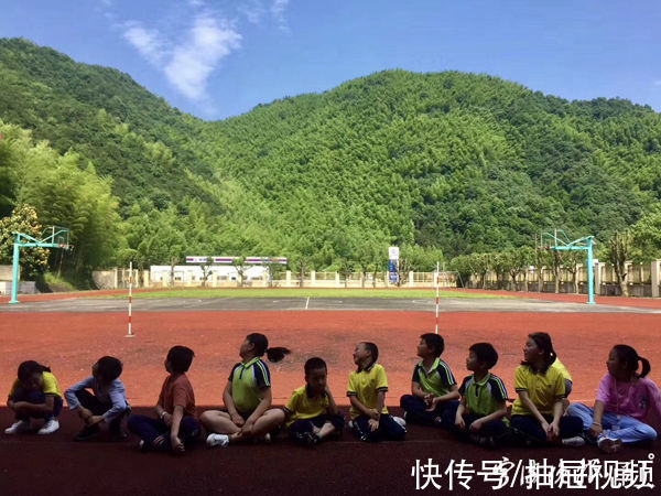 鲁双映|余姚这个山区小学21个学生12位老师，他们想办一所有温度的学校