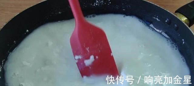 白玉粉|“秋天到,南瓜俏”,今天用南瓜做一道零食,做完以后,分分钟吃没!