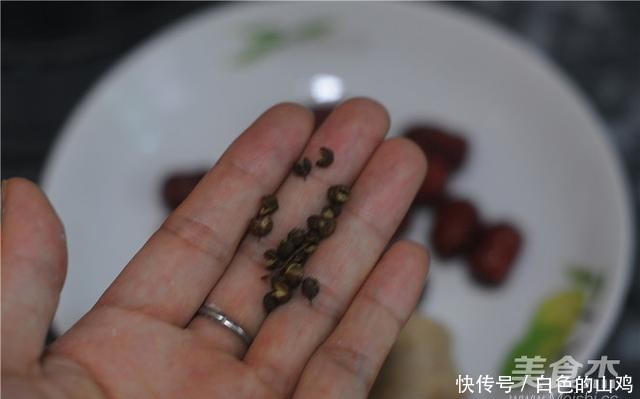 补气血|红枣与此物一起煮，补气血养容颜，皱纹消失，头发慢慢变乌黑亮丽